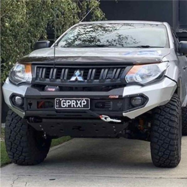 Bumper delantero Rhino4x4 Mitsubishi L200 2015 al 2018
