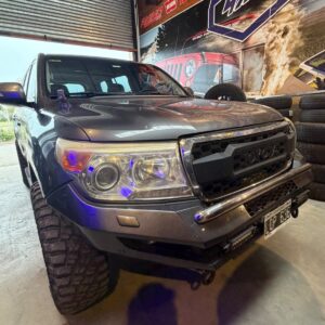 Bumper delantero Rhino4x4 Toyota Land Cruiser 200 2008 al 2015