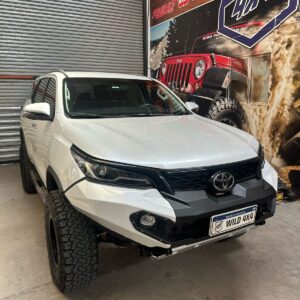 Bumper delantero Rhino4x4 Toyota SW4 2023+ Diamond/GR