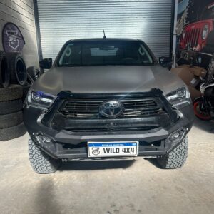 Bumper delantero Rhino negro microtexturado toyota Hilux 2021 al 2024